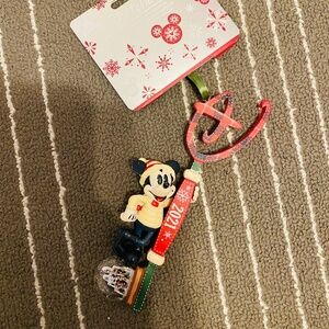 Disney - 2021 Holiday Key, Sketchbook Ornament Collection, Brand New with Tags